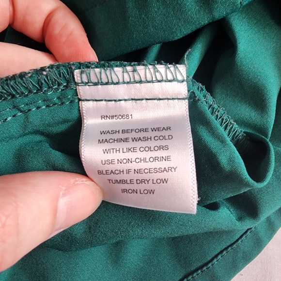 Barco One Scrub Top Womens Size S Hunter Green Racer 4 Pocket V Neck - Picture 4 of 9